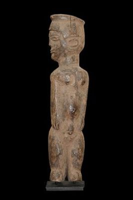  Lobi Figure? Une Exploration Sculpturale de l'Identité et du Monde Spirituel